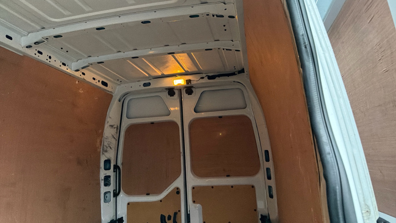 Renault Master Lwb Diesel Fwd LM35dCi 135 Business+ Medium Roof Van